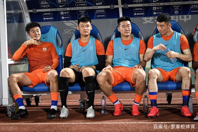 卡恩提醒纳格尔斯曼：执掌曼联需谨慎，风险不小
